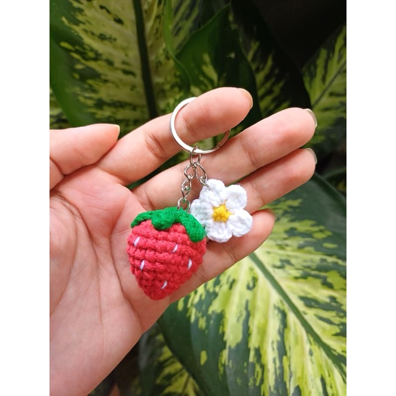 Kit chaveiros mini Morangos 🍓 em amigurumi crochê