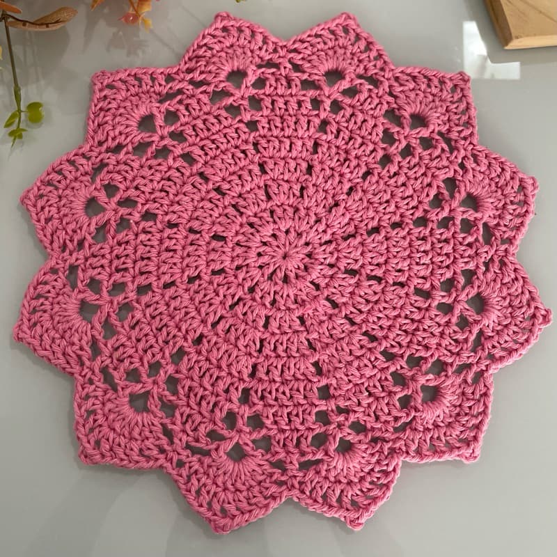 Toalhinha de crochê ( 30 cm), estrela para mesa posta de chá ou decoração confeccionado em barbante 85% algodão