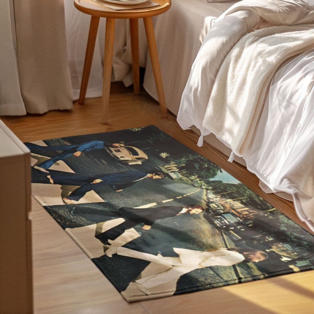 Tapete Decorativo The Beatles 118x70cm Antiderrapante Sala, Quarto e Escritório