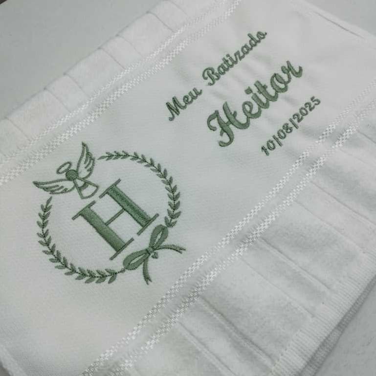 Toalha de Boca Personalizada para Bebê – Batizado, Bordada com Nome