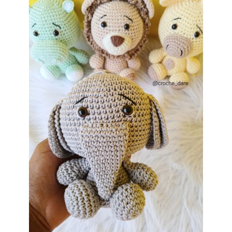 kit safari baby de crochê amigurumi (4 bichinhos) leão,girafa,hipopótamo e elefante.