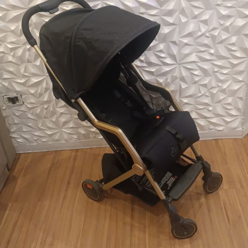 Usado: Carrinho de bebê - Diono dourado (individual)