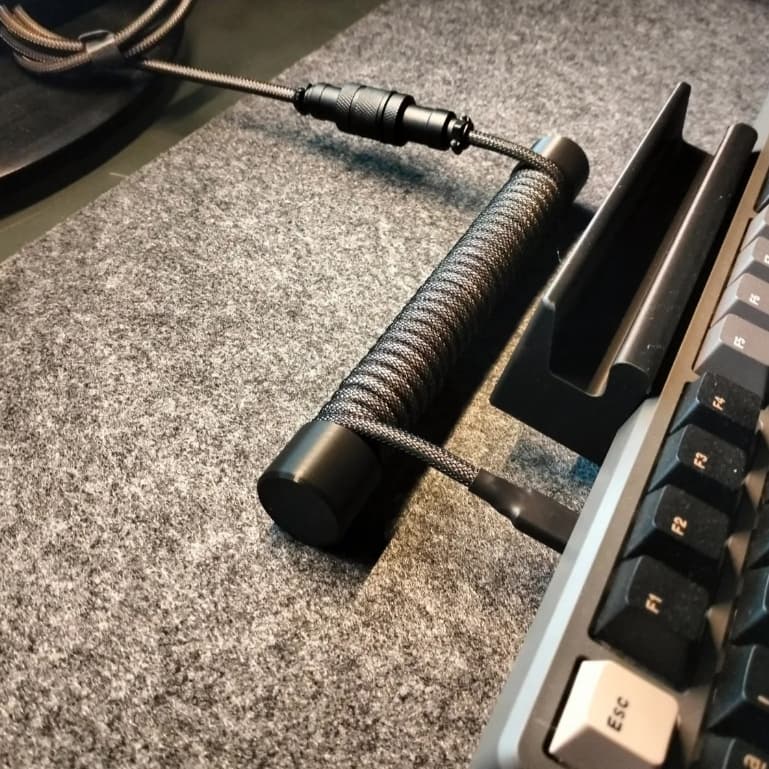 Haste para Cabo de Teclado Mecânico - Coiled Cable Winder (sem cabo)