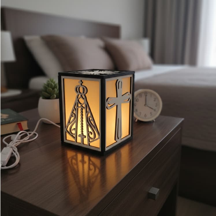 Luminária de Mesa Abajur Cabeceira Escrivaninha Nossa Senhora Cruz LED USB 3 em 1 / LED RGB Degradê