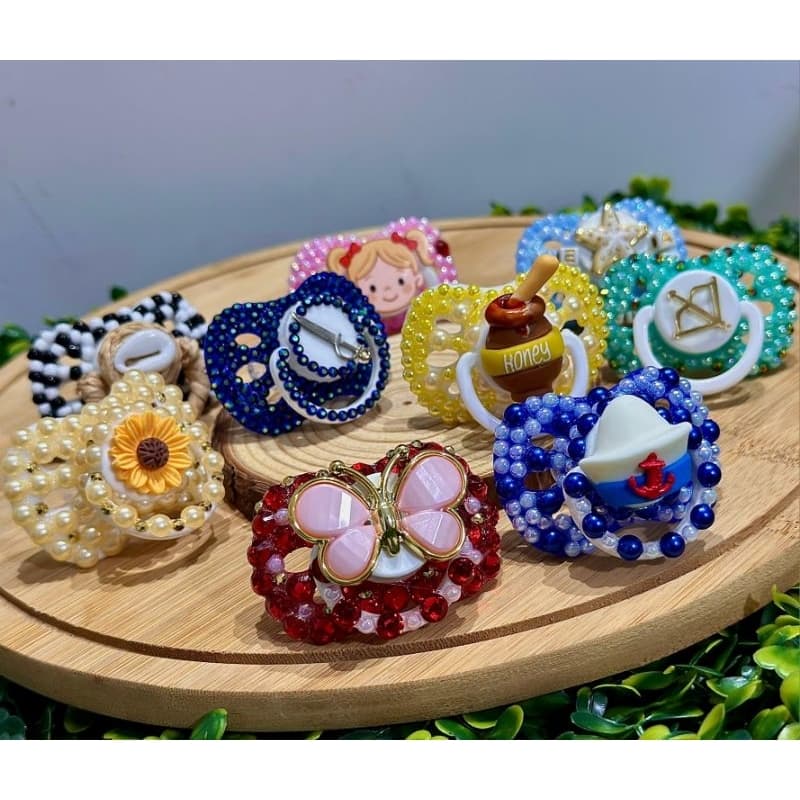 chupeta erê Cosme e Damião ibejis chupetas decorada mariazinha conchinha prainha estrelinha