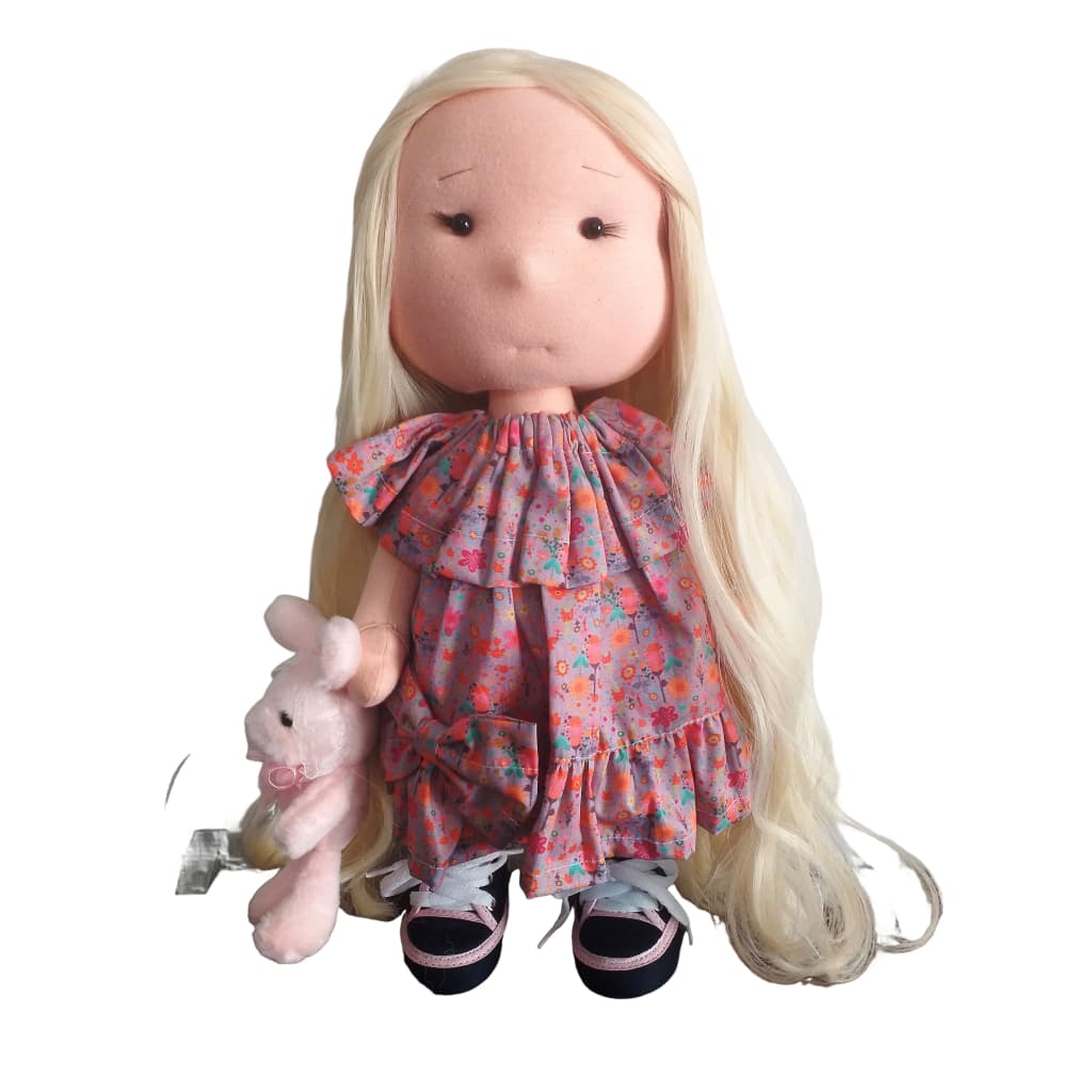 Boneca De Pano Articulada Flora Com Mascote E 42cm De Altura