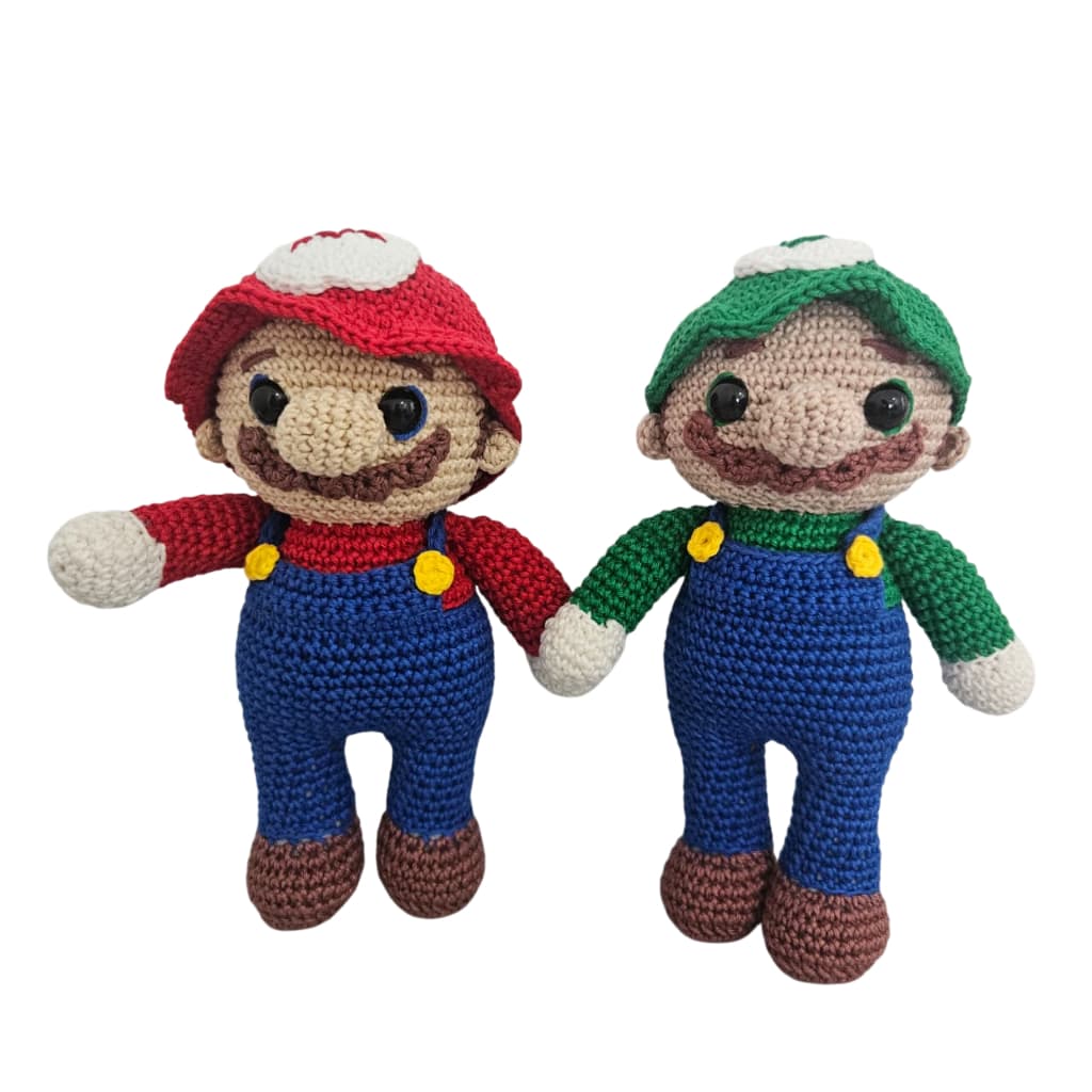 Kit com 2 Amigurumi de Crochê Luigi e Mário Boneco Turma do Super Mario Bros - Artesanal 21cm altura