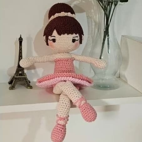 Boneca Bailarina Melissa Amigurumi – Feita à Mão em Crochê - boneca articulada