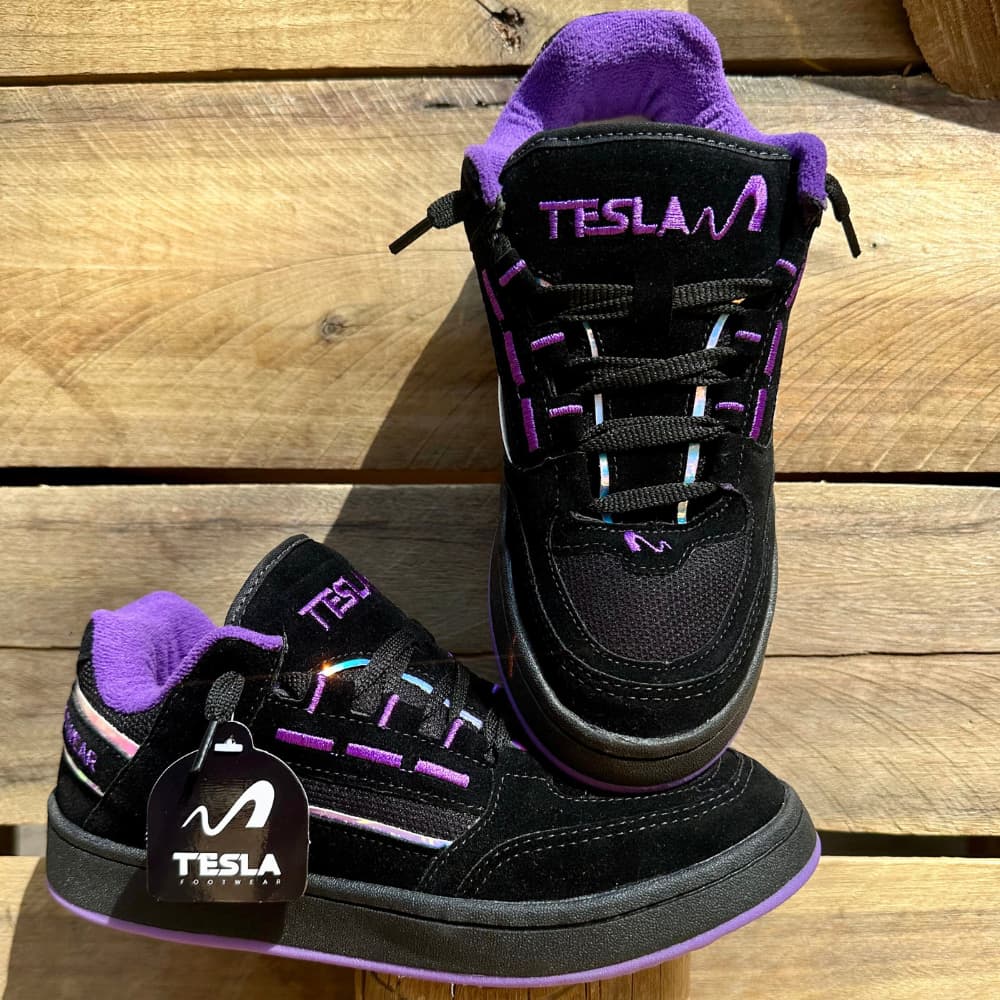 Tênis Tesla Coil Black White Casual Reflect Bordado Camurça Premium Esportivo