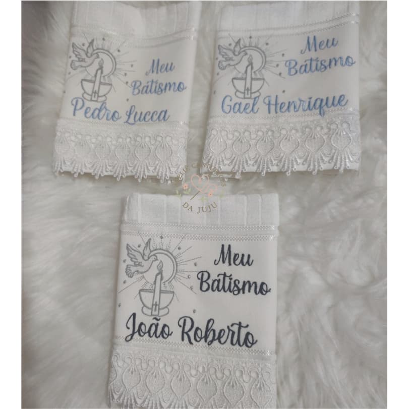 Toalhinha de Batizado Bordada Personalizada com Nome | Lembrancinha Artesanal Bebê