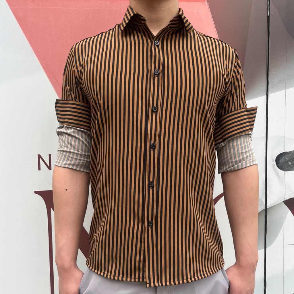 Camisa social manga longa listrada com elastano slim fit