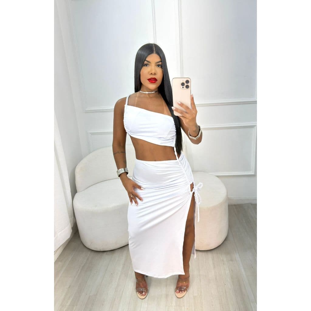 Vestido Emilly em Malha Suplex com detalhe em trança e bojo vestido feminino vazado um ombro só  trançado fenda lateral