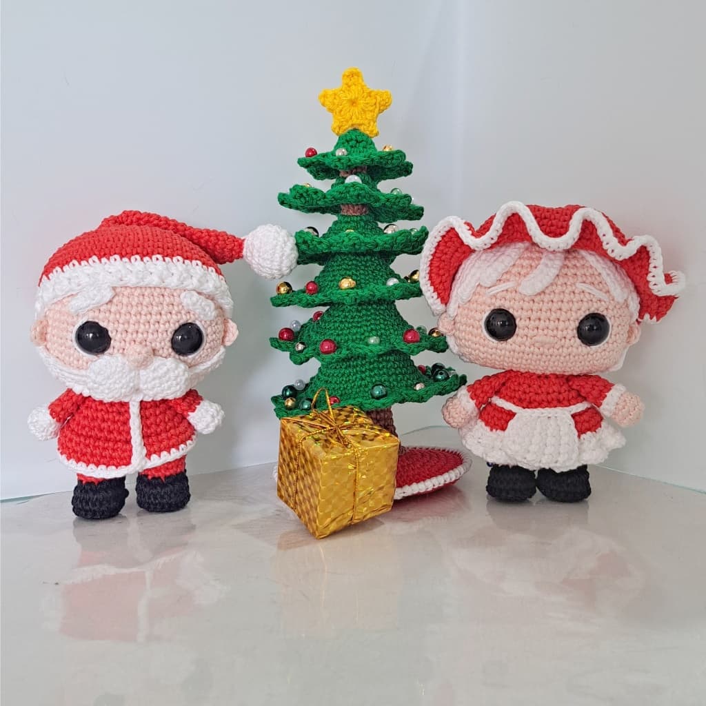 Mamãe Noel e Papai Noel e Árvore Kit de Natal Enfeites Natalinos feito em Crochê Amigurumi