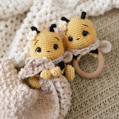 💛 Kit Naninha e Chocalho Abelhinha de Crochê Amigurumi Antialérgico 🐝