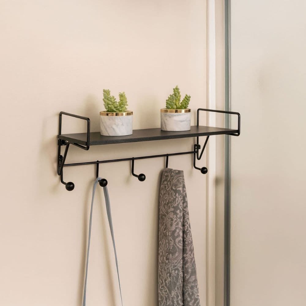 Prateleira de Parede com Ganchos Decorativa em Aço – Suporte Organizador para Roupas e Acessórios