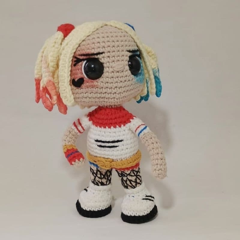 Boneca Arlequina, boneca Amigurumi articulada