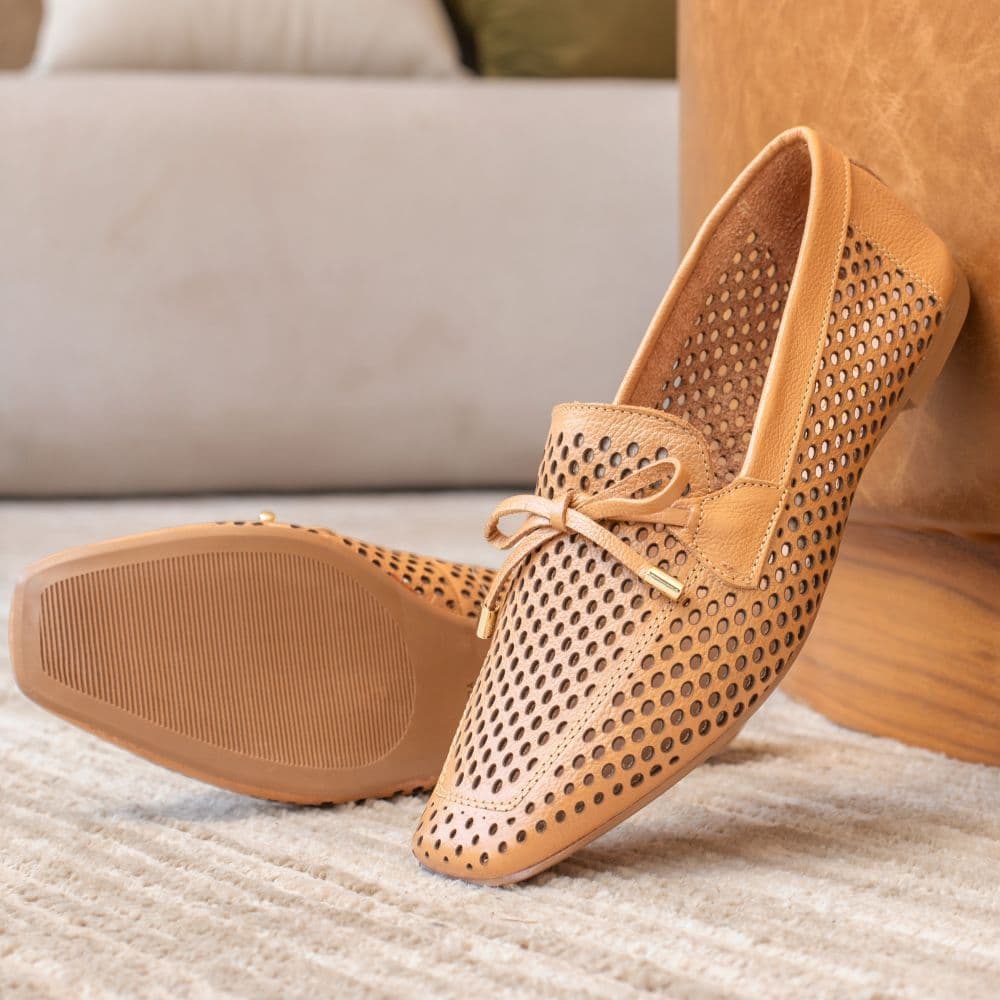 Mocassim Loafer Couro Sb Shoes Laura Confortável Recortado a Laser Bico Quadrado Respirável Leve