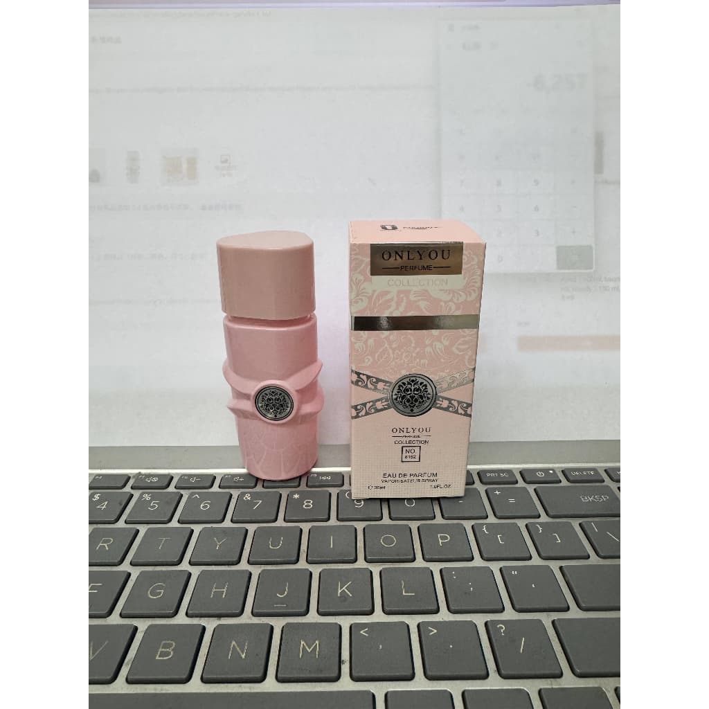 Perfume Importados Feminino  OLU NO:8152 30ML