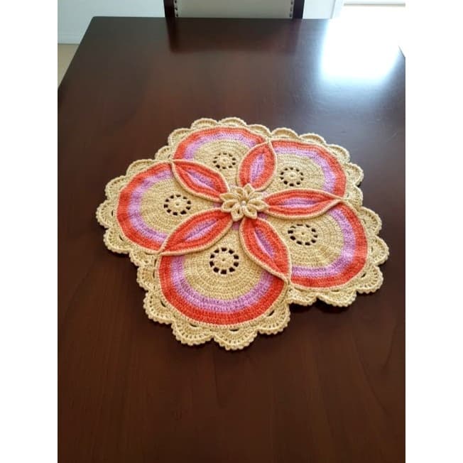 Tapete De Crochê Redondo Flor Barbante Para Centro de Mesa Sala e Cozinha Luxo 60 cm Artesanal
