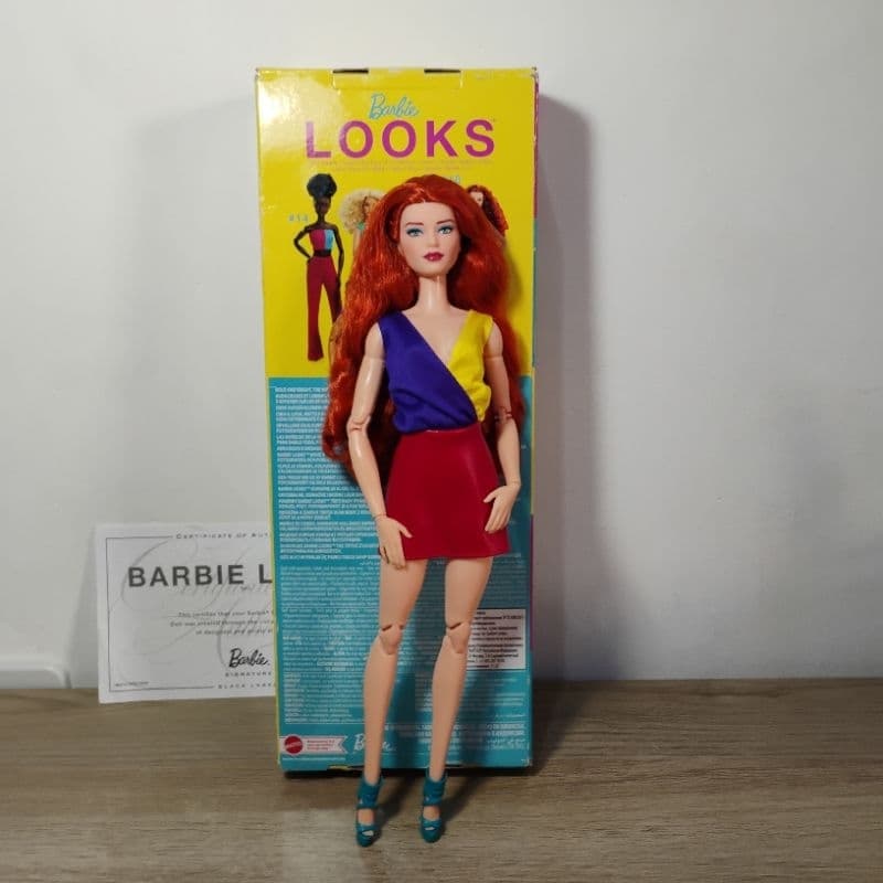 Boneca Ruiva Looks 13 Signature Collector Articulada Completa com Caixa Original