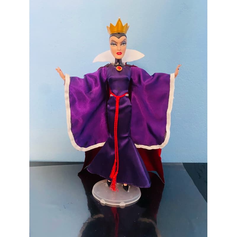 Boneca Evil Queen Rainha Má customizada Branca de Neve e os sete anoes Disney Store articulada