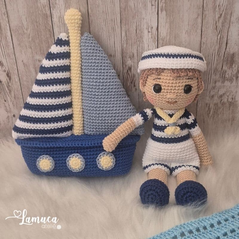 Boneco Marinheiro ou Barco Amigurumi Crochê Fundo do Mar