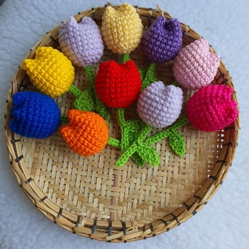 Chaveiro Mini Tulipa em Amigurumi, lembrancinhas de crochê