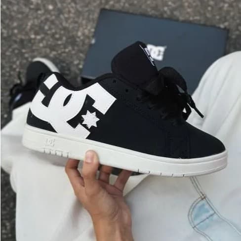 Tênis DC Shoes Court Graffik Skatista Robusto Confortável Diversas Cores Unissex 34 ao 43 50% OFF
