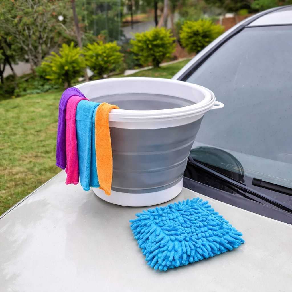 Kit Para Limpeza de Carro e Moto C/ Balde Retrátil Prático, Luva Anti Risco e 5 panos de Microfibra Limpeza Prática