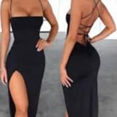 VESTIDO LONG CANELADO  COM ALCA E FENDA NA PERNA COM TRACANDO NA COSTA LUXO FEMININO