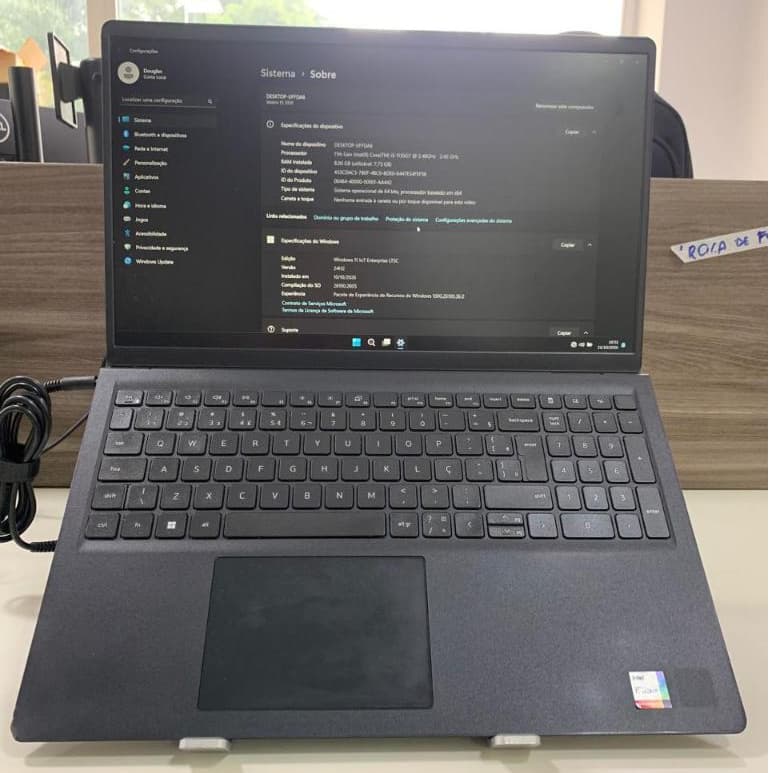 Notebook Dell Vostro 15 3510 Intel Core i5 11ª Geração 8GB RAM Tela 15,6" Windows 11 + Carregador