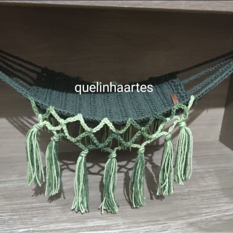 Redinha de crochê em barbante/ Mini para para-brisa de caminhão, enfeite carro, boneca ou decoração.