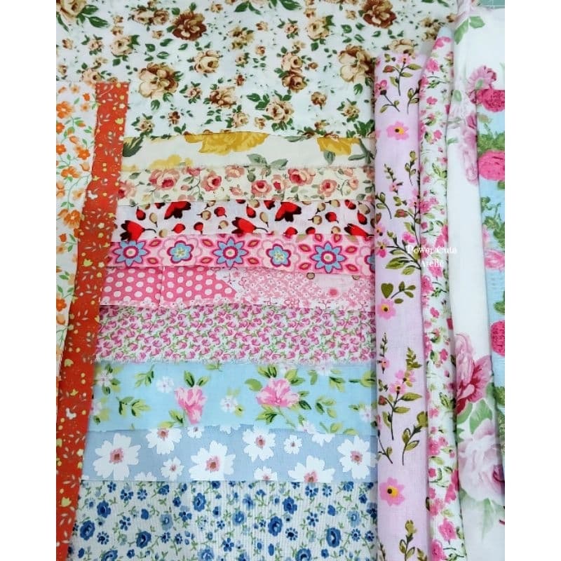 Recortes Tecido Tricolone para Patchwork em diversas estampas Kit com 30 tecidos 5x5cm cada estampa