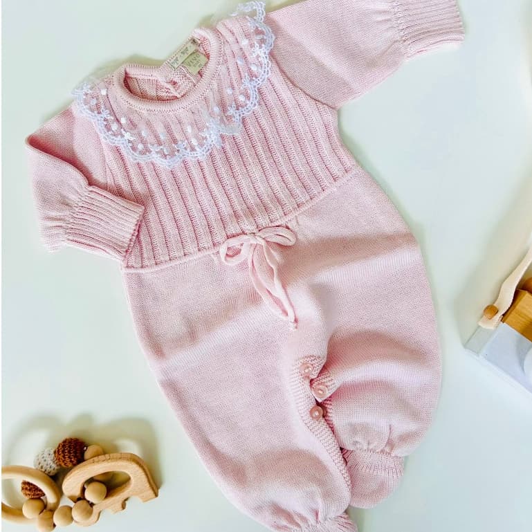 Macacão para Bebê Tricot Roupa Infantil Menina Saída Maternidade Gola Tule Bordado Rendado Rosa