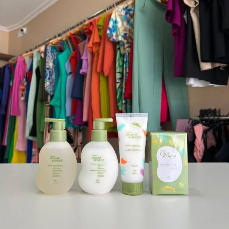 Kit Papai e Bebê - Shampoo, Condicionador, Hidratante e Àgua de Colônia (4 PRODUTOS) - LINHA MAMÃE E BEBÊ