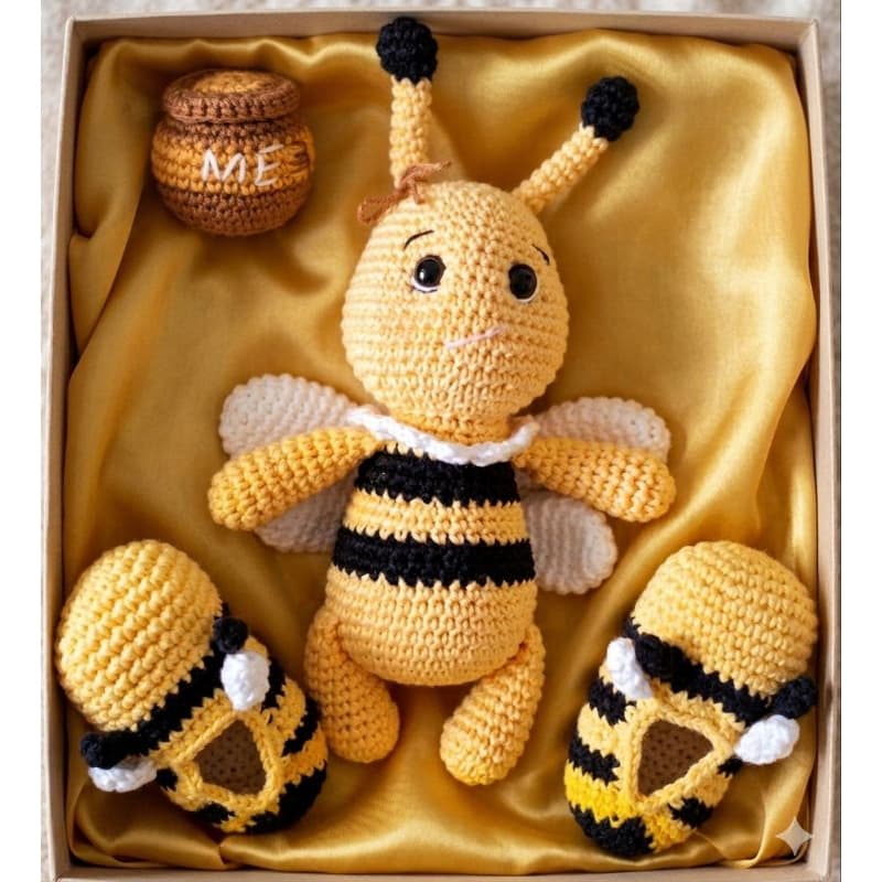 kit Doçura: Abelha Amigurumi, pote de mel, sapatinho de bebê em crochê