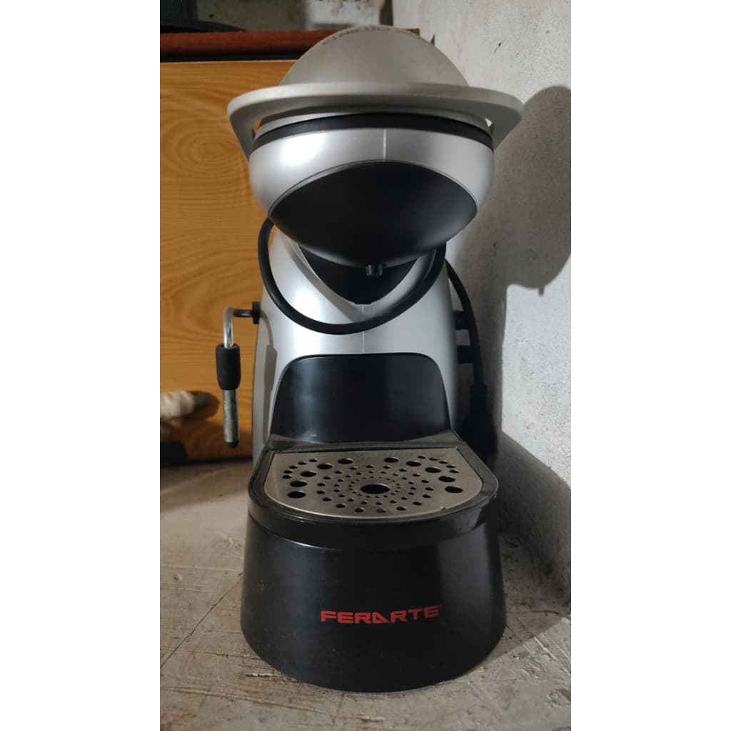 Cafeteira Expresso Ferarte (Com Defeito / Para Conserto ou Peças)