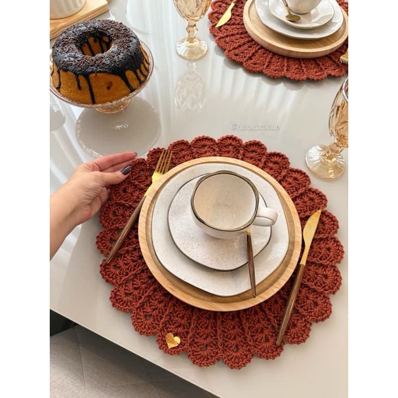 Sousplat Flor em Crochê 38cm Mesa Posta Artesanal Barbante