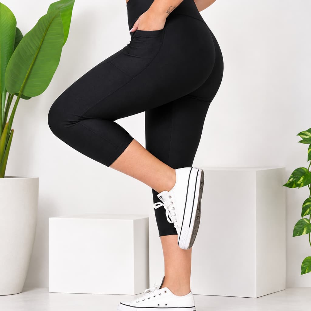 Corsário Legging Capri Feminino suplex Grosso c/ Bolsos Treino/ Caminhada/ Corrida /Fitness Sem Transparência