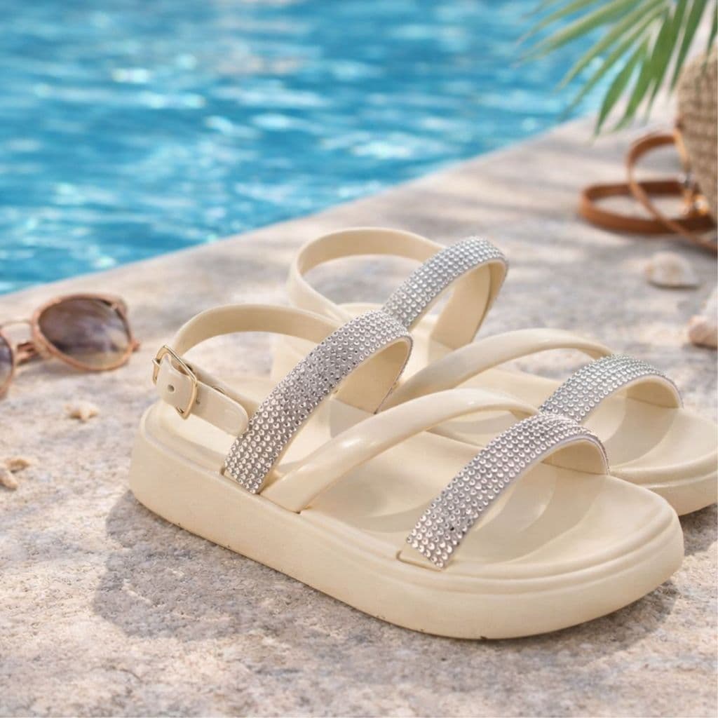 Sandália Yasmin LueLua Off White Flat Menina Papete Chinelo Infantil Verão  Calçado Criança Strass Confortável Feminimo