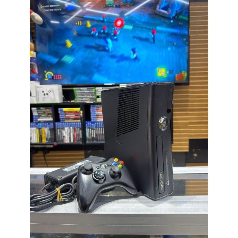 Leia o anúncio por gentileza Xbox 360 Usado Rodando jogos pelo HD jogos 500gb 75 jogos 1 controle original e cabos