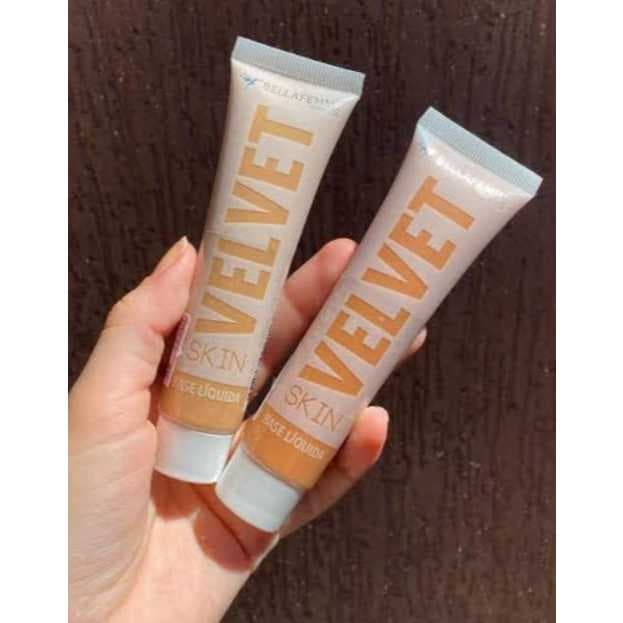 - Base liquida facial Velvet Skin da marca Bellafemme,