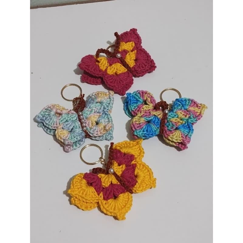 kit com 10 chaveiros borboleta em crochê amigurumi