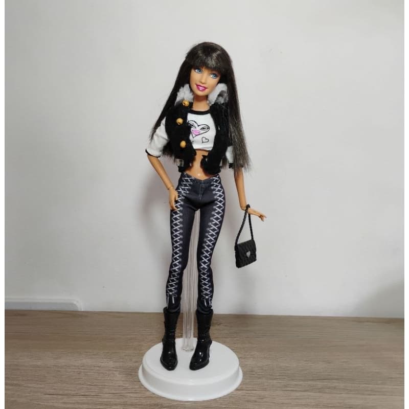 Boneca Raquelle Fashionistas Articulada 2009 Original - Ler Descrição