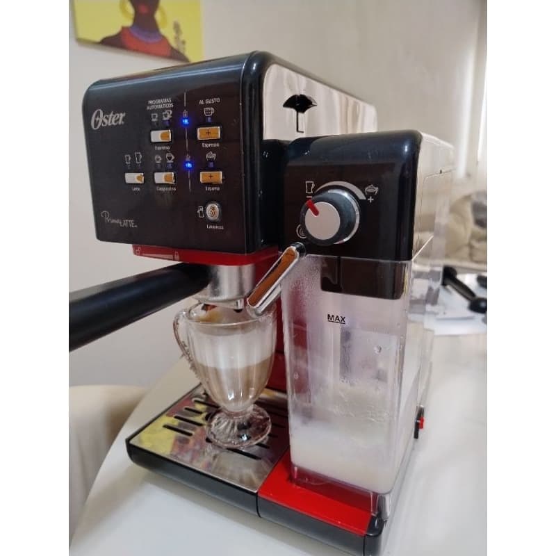 Cafeteira Automática Oster PrimaLatte Pó ou Cápsulas(Nespresso e L'or), preparo de capuccino, expresso e Leite Espumado