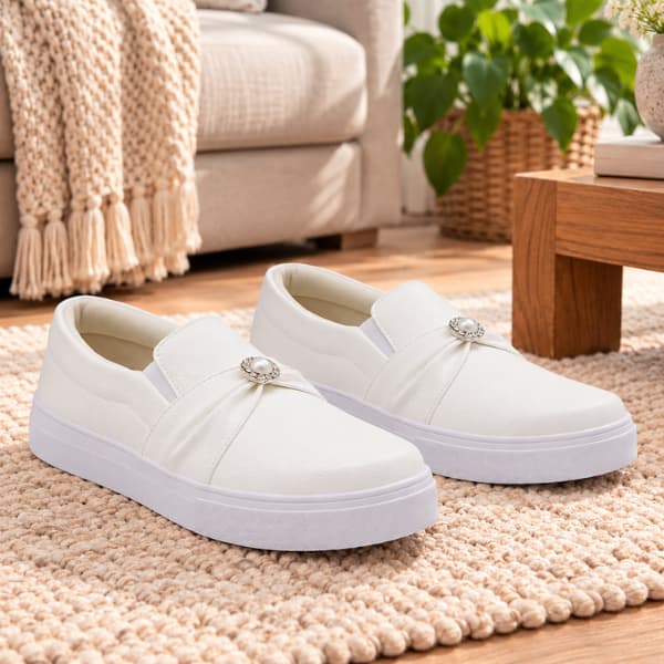Tênis Feminino Slip On com Elástico e Pedraria Confortável e Elegante para Uso Diário