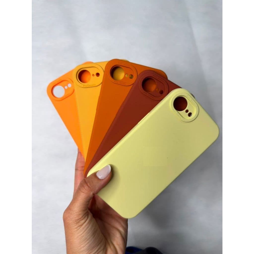 Capinha Para Celular Case 16E Com Câmera Fechada Com Logo Maça Capa De Silicone Aveludada Premium Anti Impacto
