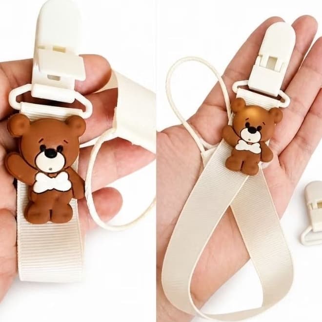 OFERTA Prendedor de Chupeta Bico Universal Ursinhos Clip Seguro Artesanal Presente Enxoval Bebê Fita Leve Branca