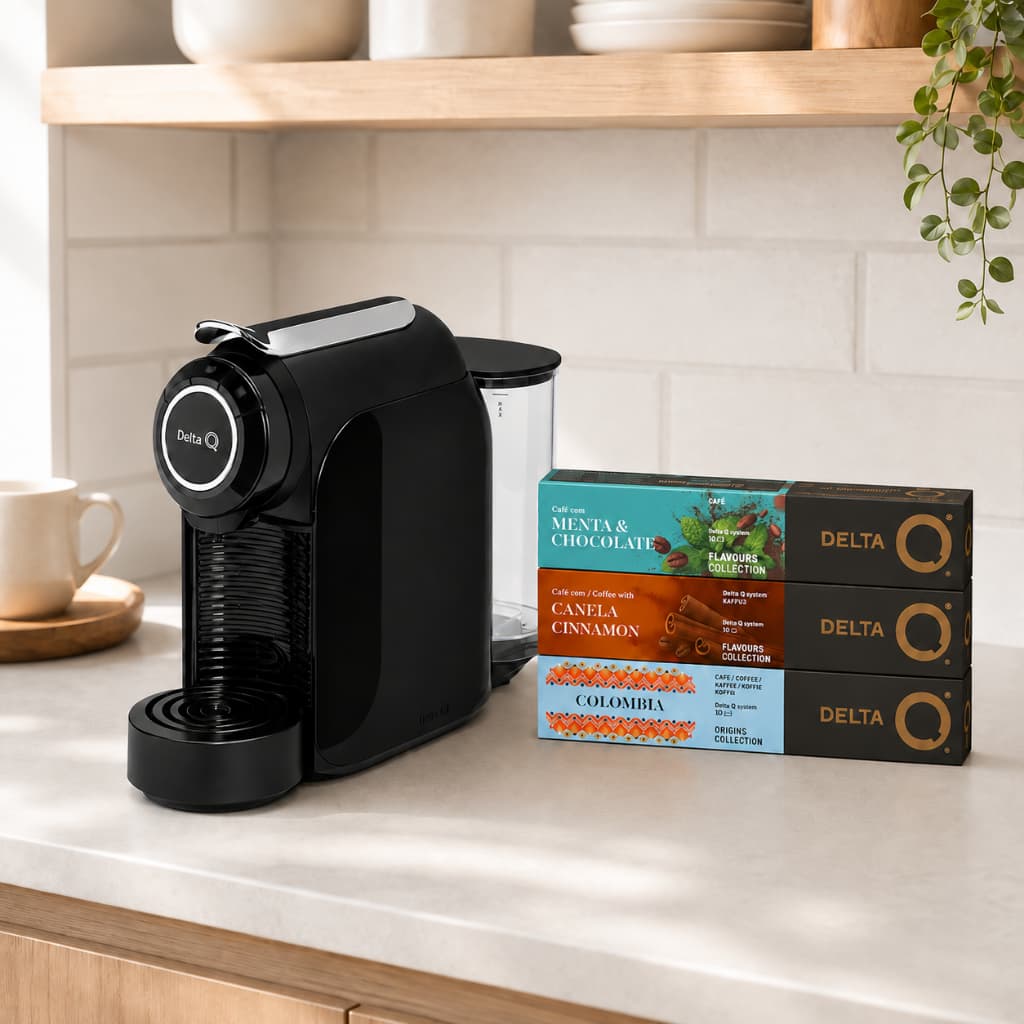 Kit Máquina Cafeteira Espresso Delta Q Evolution 220V + 30 Cápsulas de Cafés Especiais Expresso Exclusivas Delta Q