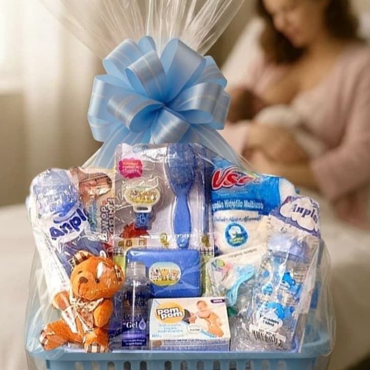 Kit bebê 15 itens Cesta presente maternidade Mamadeiras 240 /140 ml + Kit banho Mutano + lenço umedecido + ursinho pelúc